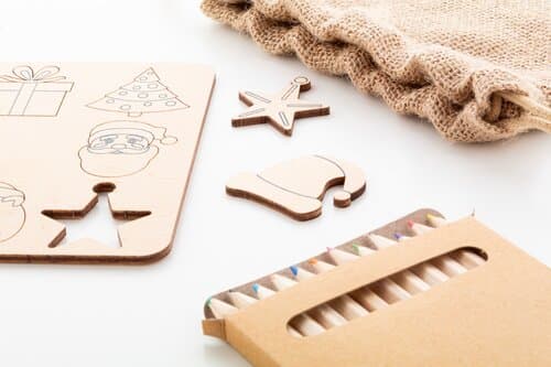 Ravya Weihnachtliches Mal- und Formzuordnungsspiel