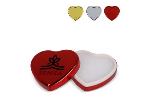 Lippenbalsam in Flacher metallischer Herzformdose