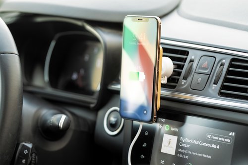 Gonzo Wireless-Charger Handyhalter fürs Auto