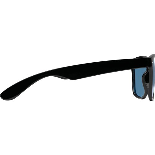 Sonnenbrille mit farbigen Gläsern