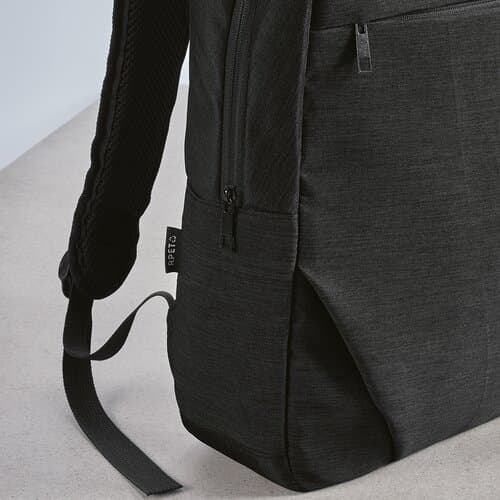 Vilnius 18L Rucksack aus rPET. Fronttasche. Laptops bis 17"