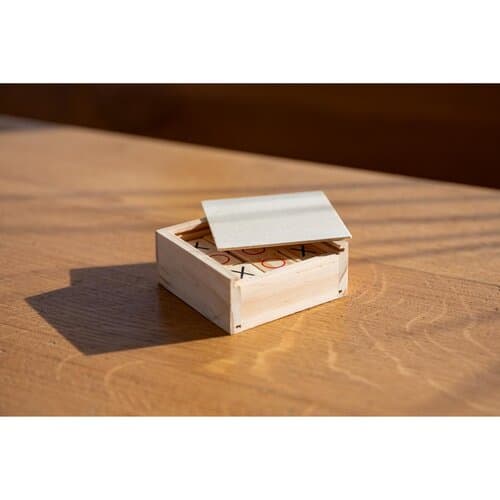 Reisespiel "Tic-Tac-Toe"