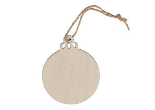 Weihnachtskugel in Form einer Holzkugel