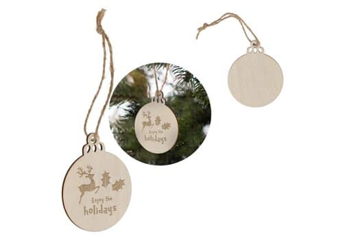 Weihnachtskugel in Form einer Holzkugel