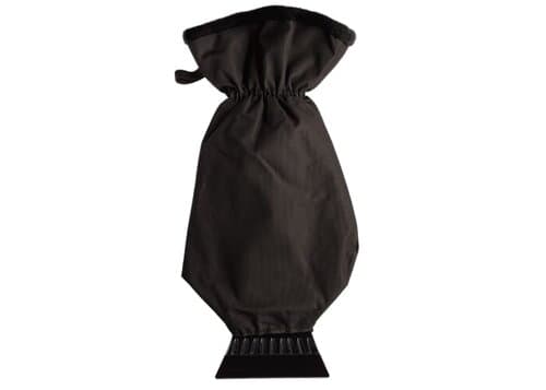 Eiskratzer mit Handschuh