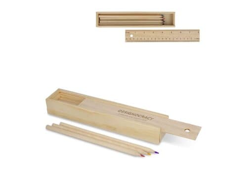 Buntstifte in Holzschiebeschachtel